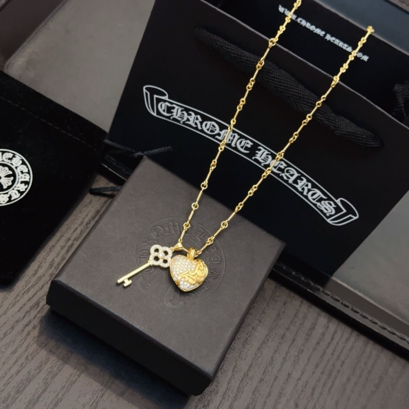 Ch*0me He**ts necklaces